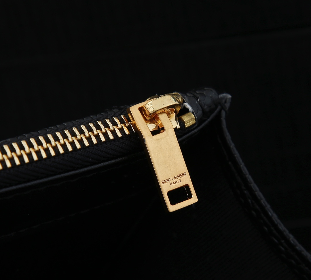 Replica Ysl Envelope Chain Wallet In Grain De Poudre Embossed Leather 1888 - Image 19