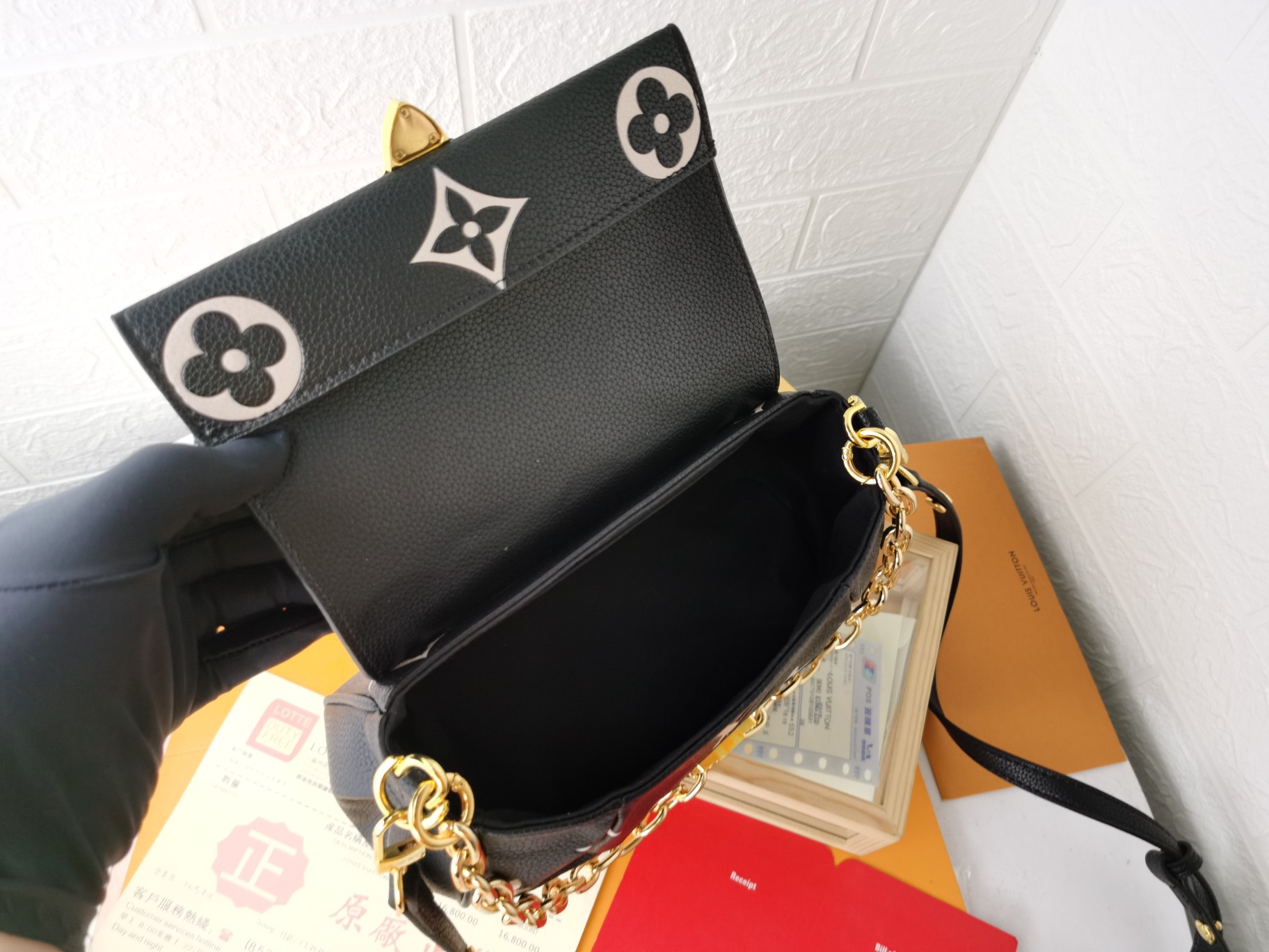 Replica Louis Vuitton Favorite M45813 - Image 20