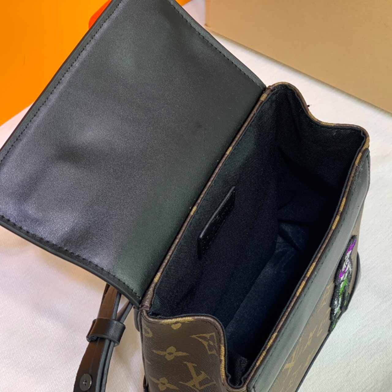 Replica Louis Vuitton Zoooom With Friends M50991 - Image 2