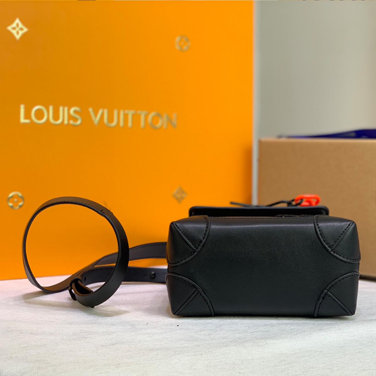 Replica Louis Vuitton Zoooom With Friends M50991 - Image 4