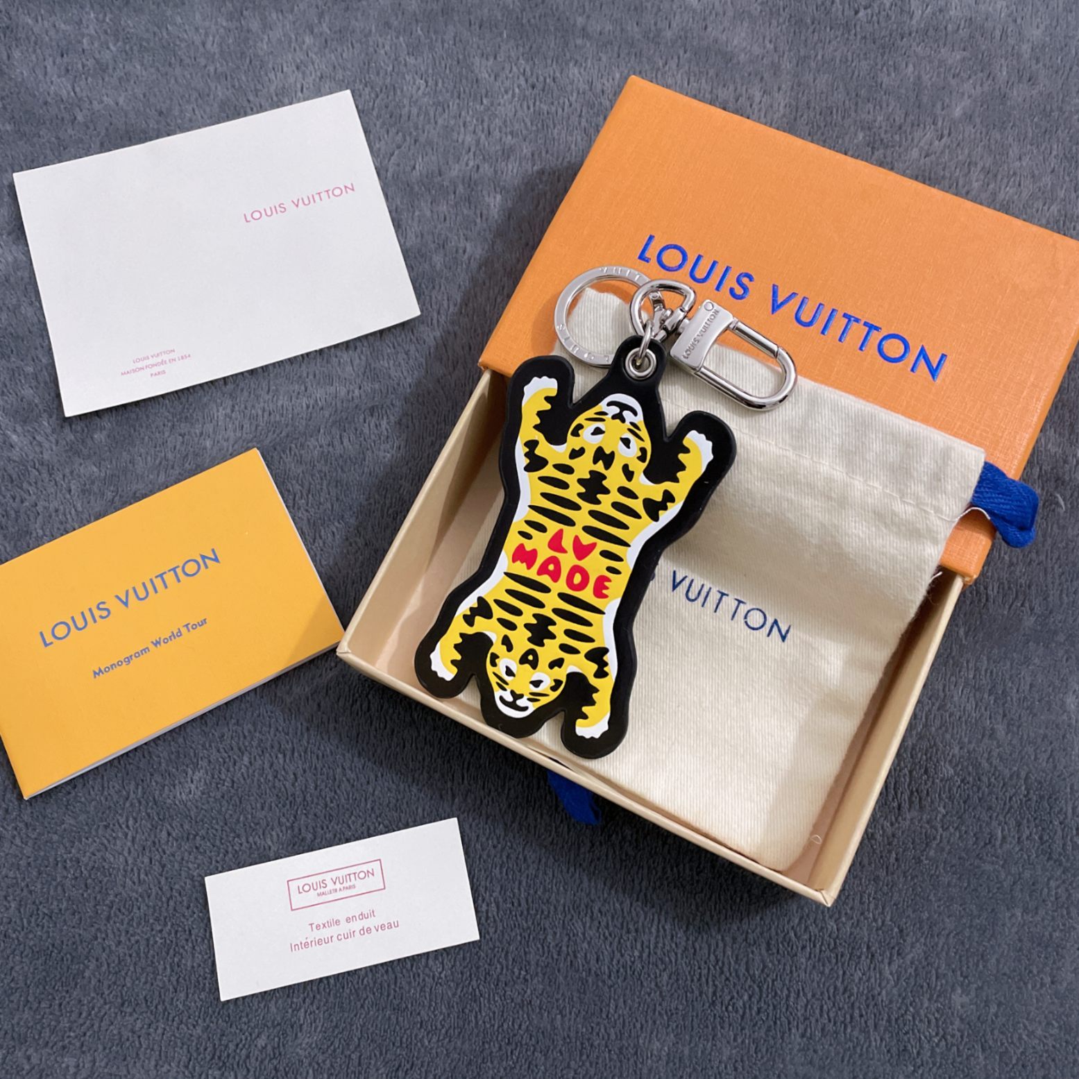 Replica Louis Vuitton Tiger Bag Charm And Key Holder L011