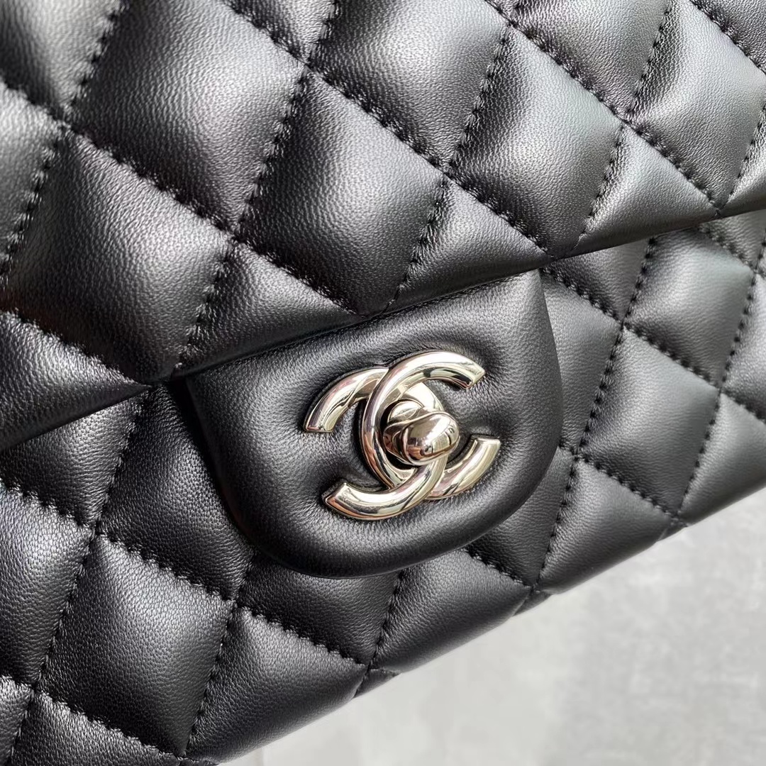 Best Replicas Bags - Chanel Pantent Leather Classic Flap Bag A01112 Top Quality Louis Vuitton LV Replica Bags On Sales