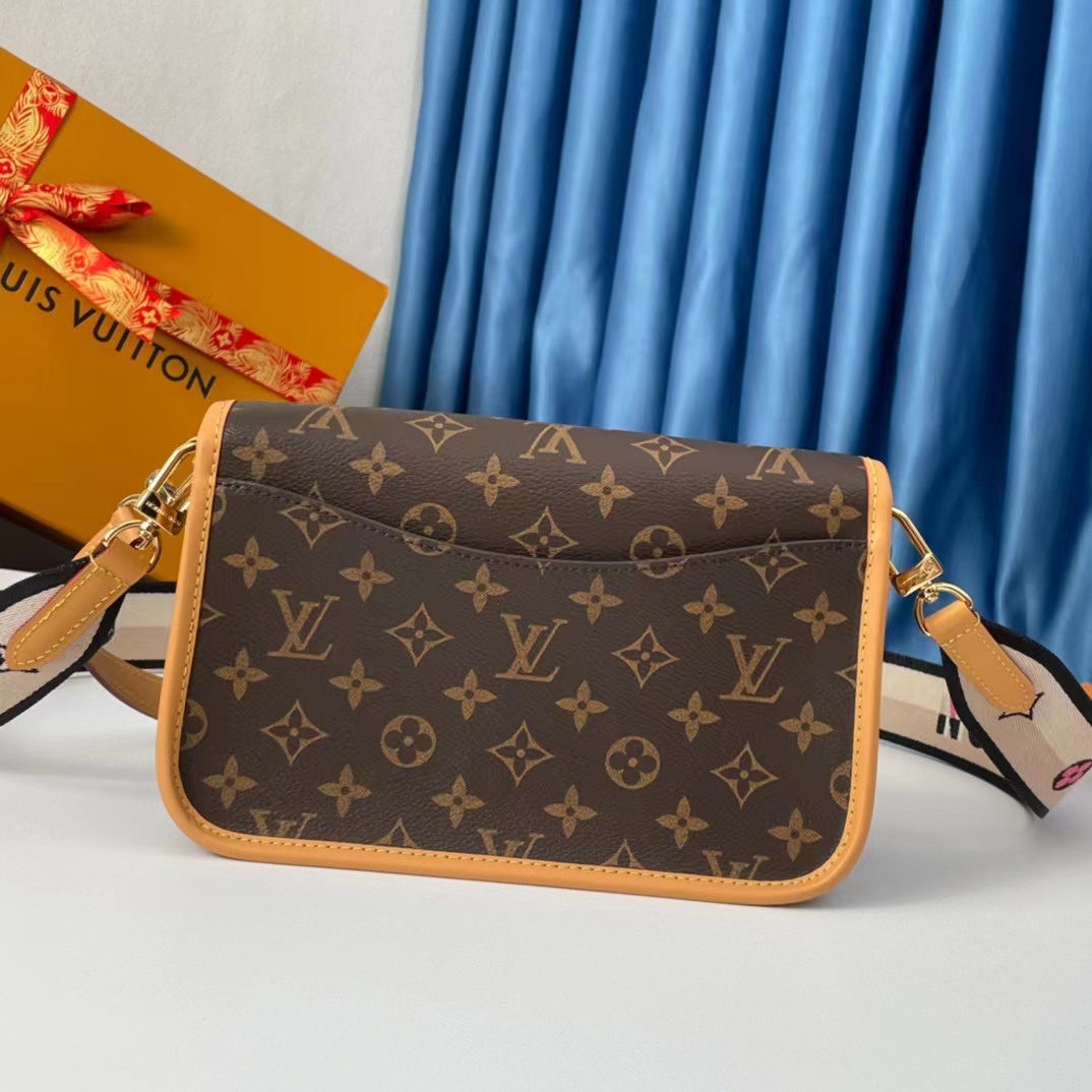 Replica Louis Vuitton Monogram Canvas Diane Bag M45985 - Image 5