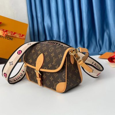 Alternative view of Replica Louis Vuitton Monogram Canvas Diane Bag M45985