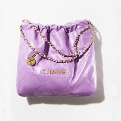 Replica Chanel 22 Handbag Shiny Calfskin As3261