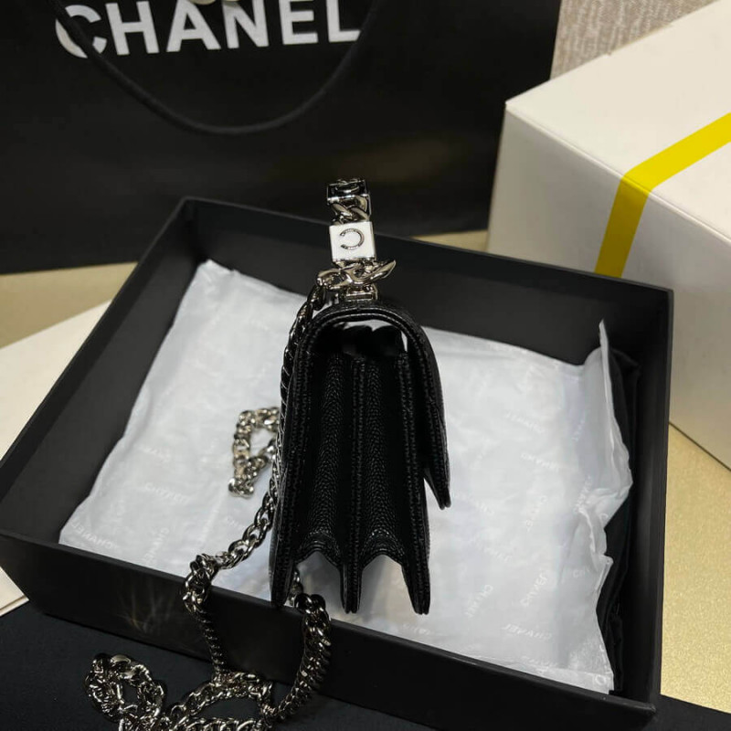 Replica Chanel Enamel Handle Clutch With Chain In Grained Calfskin Ap2758 - Image 10