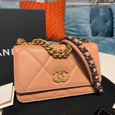 Replica Chanel Goatskin Quilted 19 Woc Flap Bag On Chain 422740