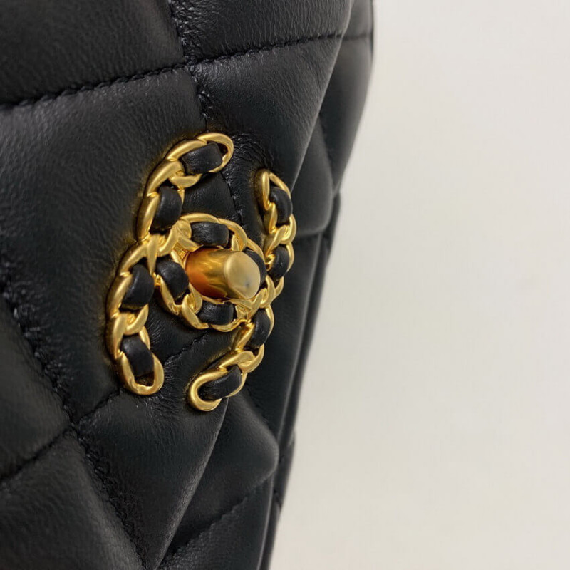 Replica Chanel Lambskin Quilted Chanel 19 Waist Bag As1163 Black - Image 6
