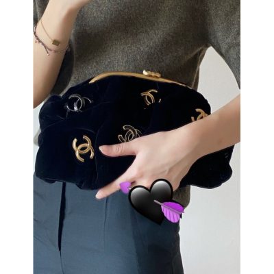 Alternative view of Replica Chanel Velvet Clutch As2137