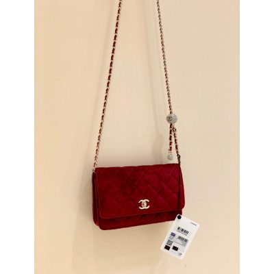 Alternative view of Replica Chanel Woc With Cc Details On Strap Ap1450 In Velvet