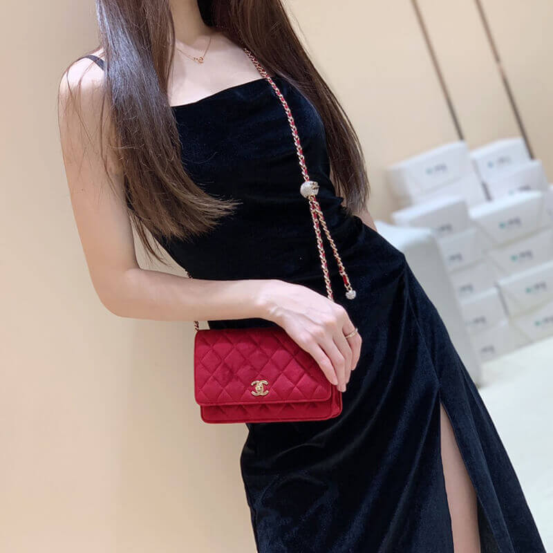 Replica Chanel Woc With Cc Details On Strap Ap1450 In Velvet - Image 3
