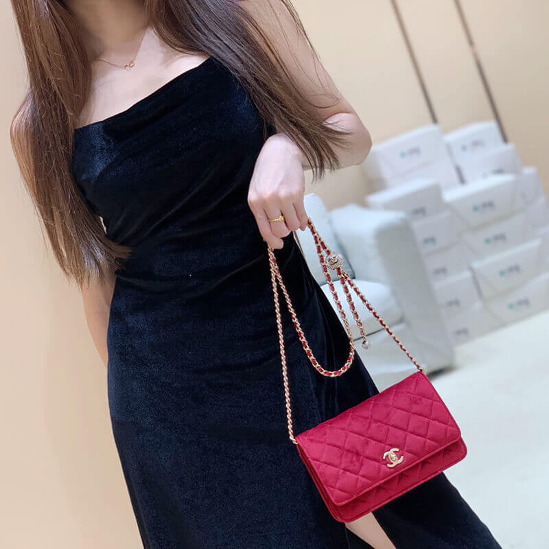Replica Chanel Woc With Cc Details On Strap Ap1450 In Velvet - Image 4
