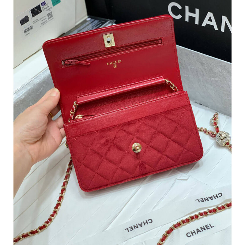 Replica Chanel Woc With Cc Details On Strap Ap1450 In Velvet - Image 10