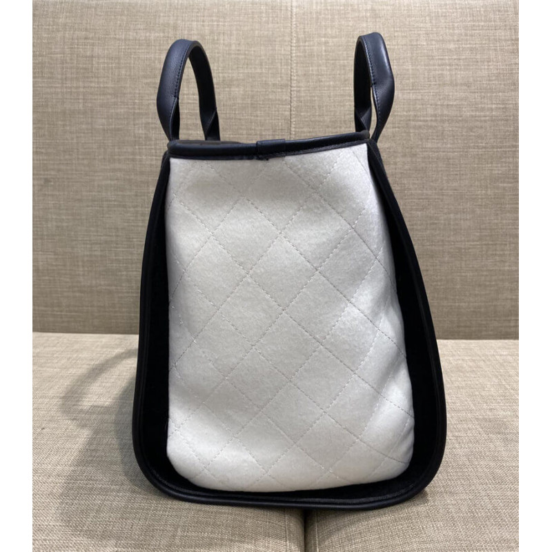 Replica Chanel Wool Felt Deauville Shopping Bag A60598 Black/White - Image 5