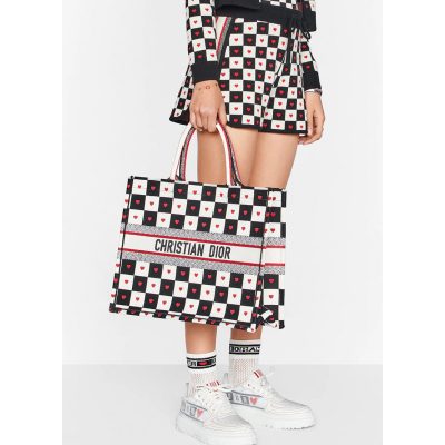 Alternative view of Replica Christian Dior Dioramour Book Tote D-Chess Heart Embroidery M1286