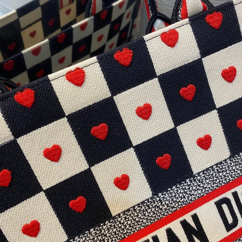 Replica Christian Dior Dioramour Book Tote D-Chess Heart Embroidery M1286 - Image 4