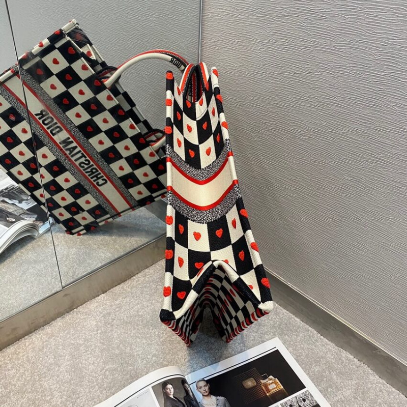 Replica Christian Dior Dioramour Book Tote D-Chess Heart Embroidery M1286 - Image 5
