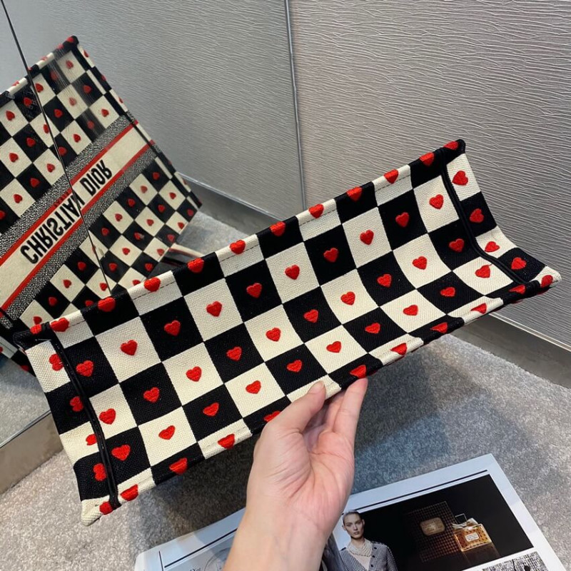 Replica Christian Dior Dioramour Book Tote D-Chess Heart Embroidery M1286 - Image 7