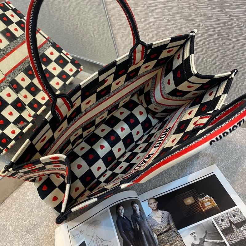 Replica Christian Dior Dioramour Book Tote D-Chess Heart Embroidery M1286 - Image 9