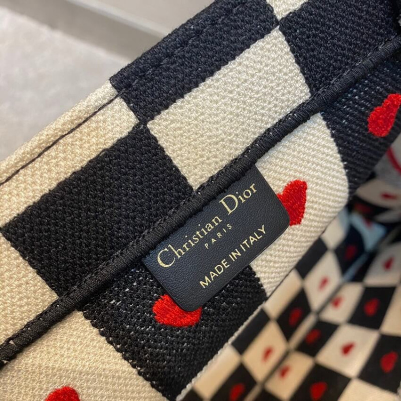 Replica Christian Dior Dioramour Book Tote D-Chess Heart Embroidery M1286 - Image 10