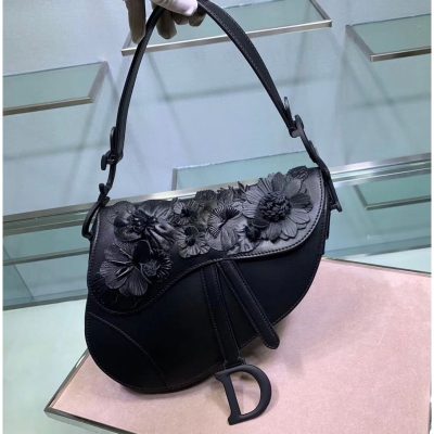 Alternative view of Replica Christian Dior Embroidered Flowers Saddle Bag M0446
