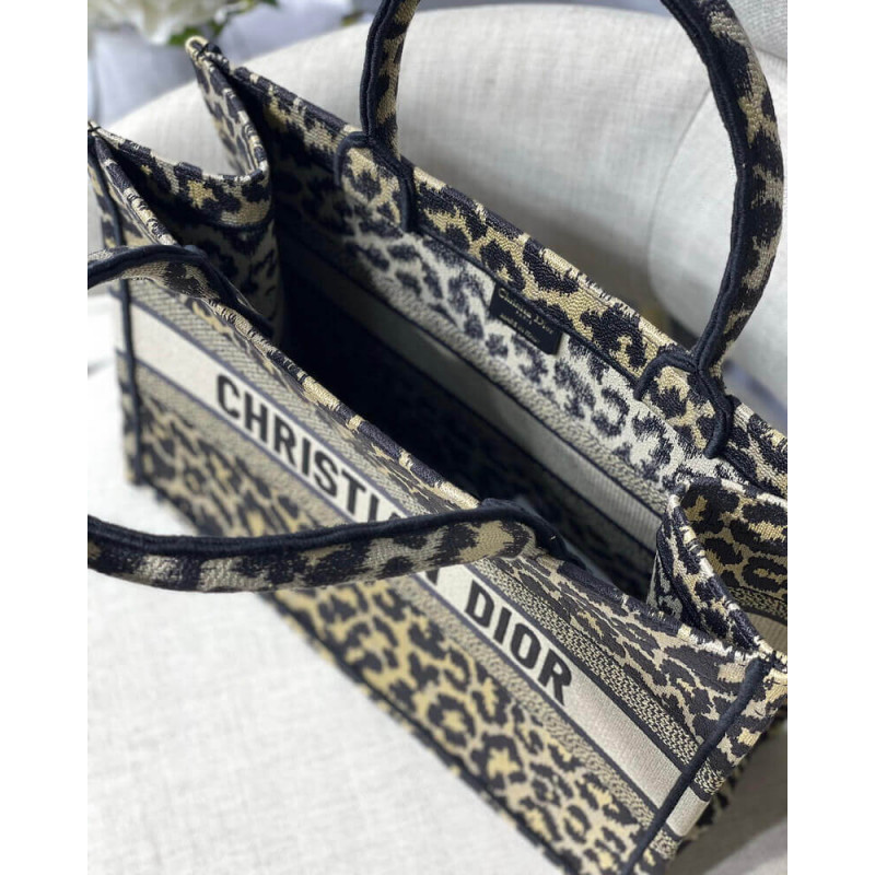 Replica Dior Small Book Tote Ricamo Mizza Beige Multicolore M1296 - Image 9