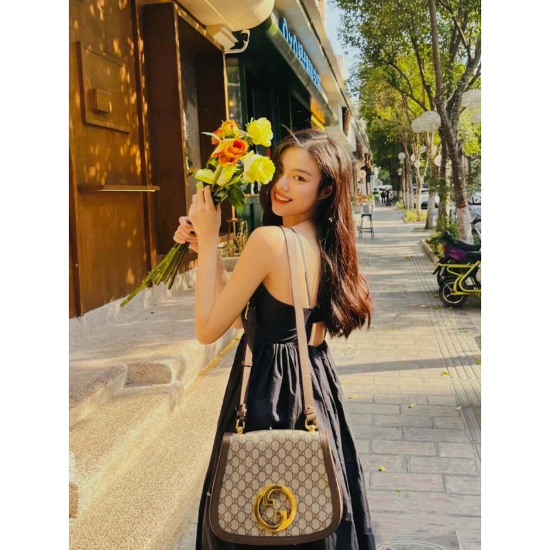 Replica Gucci Blondie Medium Shoulder Bag With Round Interlocking G 699210 - Image 6