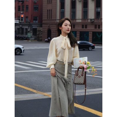 Alternative view of Replica Gucci Mini Tote Bag With Interlocking G In Gg Supreme 671623