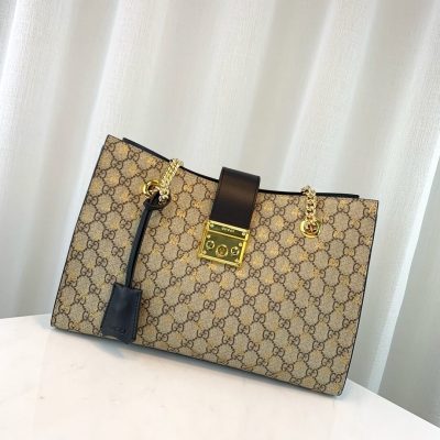Alternative view of Replica Gucci Padlock Gg Supreme Bees Medium Shoulder Bag 479197