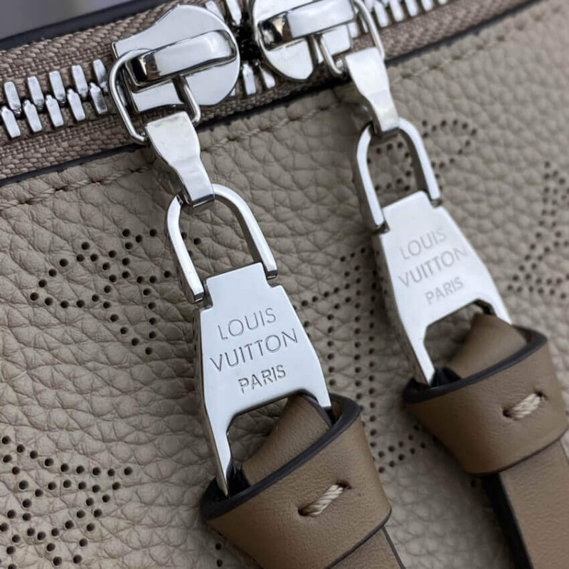 Replica Louis Vuitton Beaubourg Hobo Mm M56084 - Image 13
