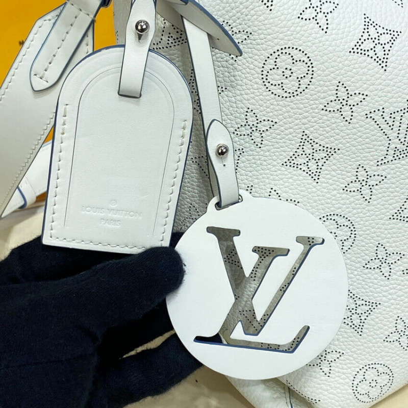 Replica Louis Vuitton Beaubourg Hobo Mm M58482 White - Image 9