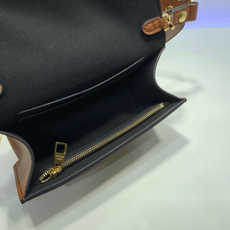Replica Louis Vuitton Bumbag Dauphine M44586 - Image 9