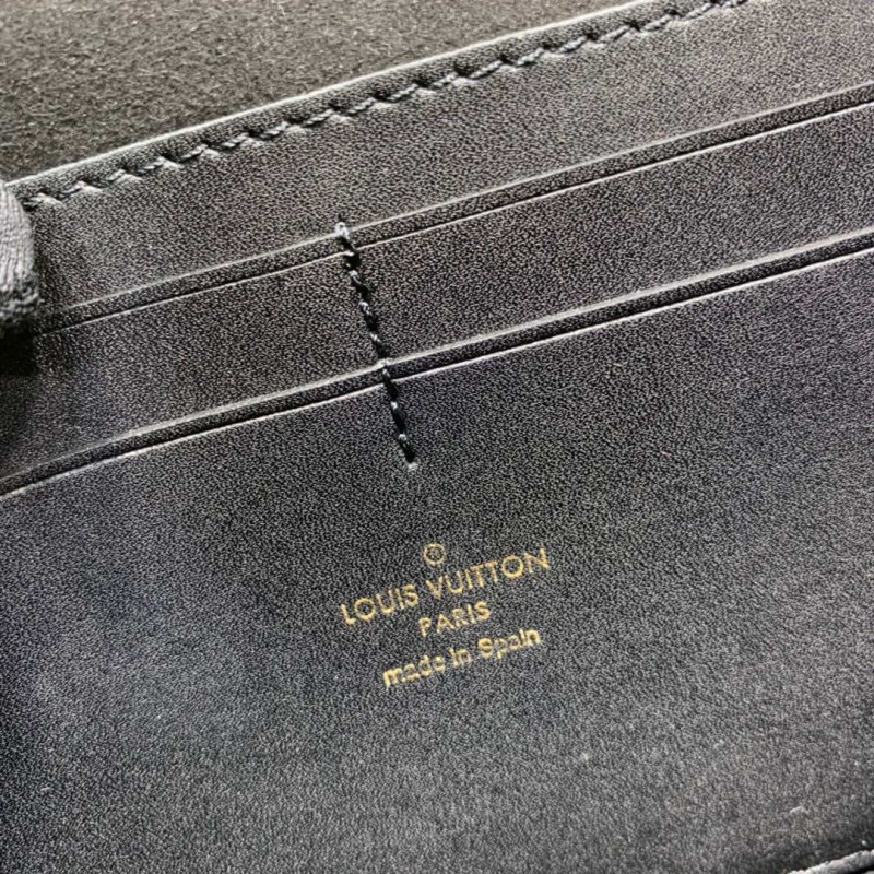 Replica Louis Vuitton Bumbag Dauphine M44586 - Image 10