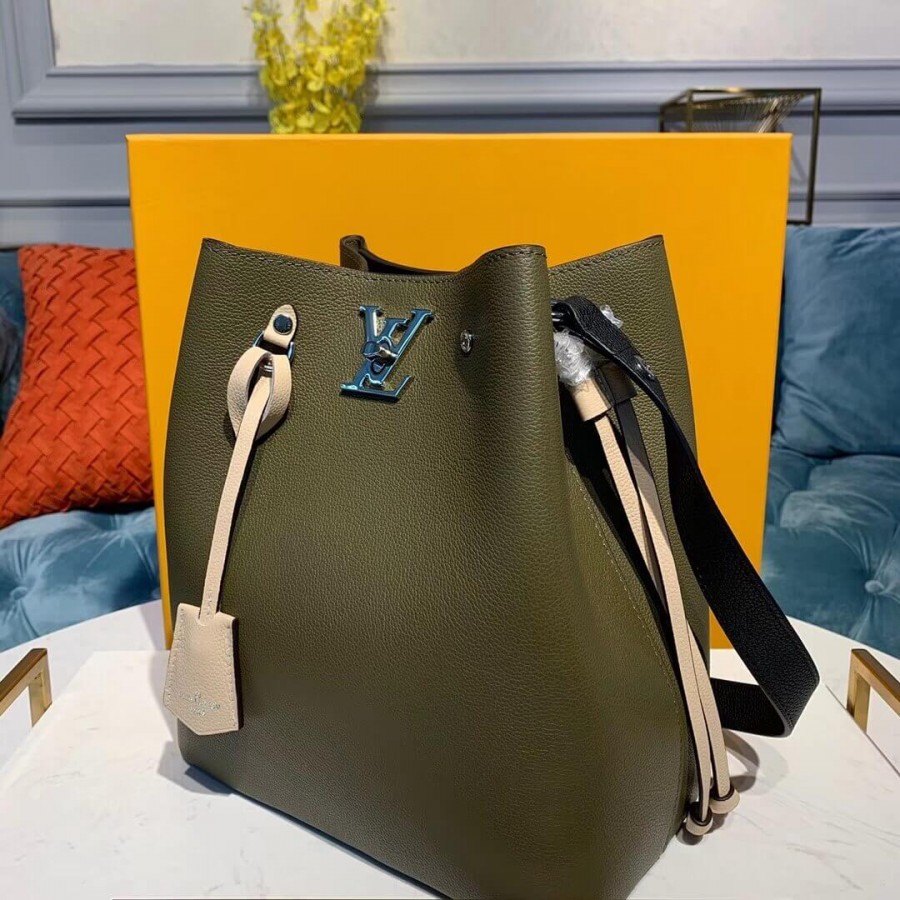 Replica Louis Vuitton Calfskin Leather Lockme Bucket M55439 - Image 3