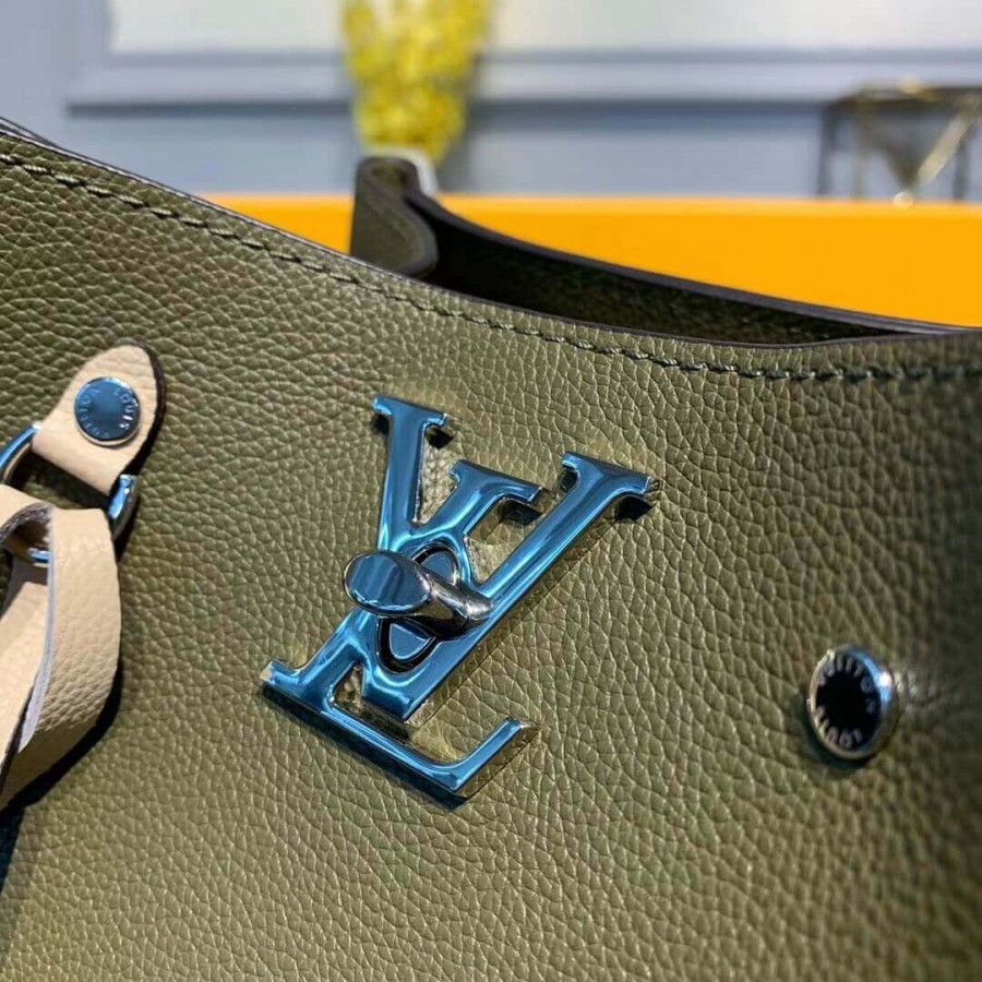 Replica Louis Vuitton Calfskin Leather Lockme Bucket M55439 - Image 6