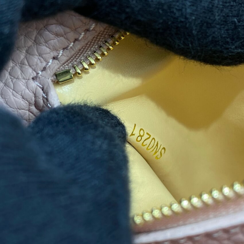 Replica Louis Vuitton Capucines Bb M59061 Rose/Beige - Image 14