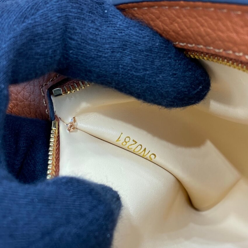 Replica Louis Vuitton Capucines Bb M59266 Gold/Noir - Image 14