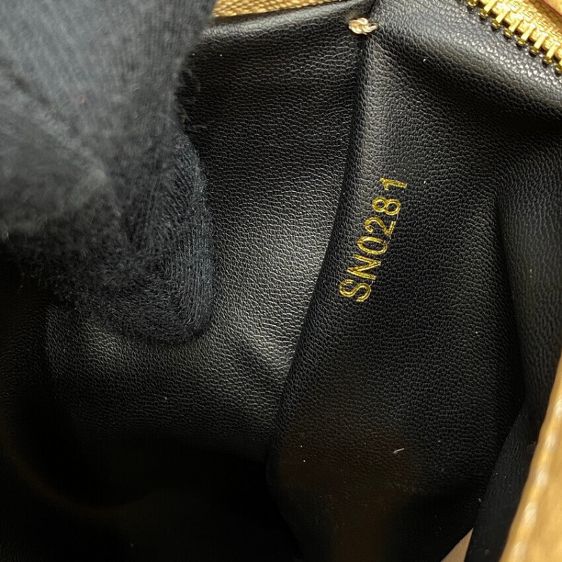 Replica Louis Vuitton Capucines Mm M58608 Black/Arizona Beige - Image 14