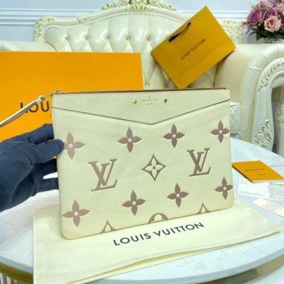 Alternative view of Replica Louis Vuitton Daily Pouch M80174 Cream