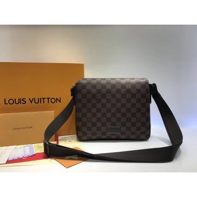 Alternative view of Replica Louis Vuitton Damier Ebene Canvas District Pm N41212