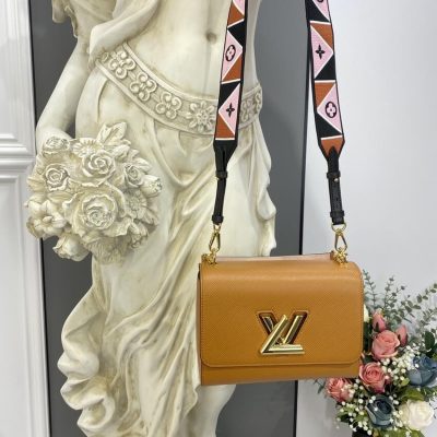 Alternative view of Replica Louis Vuitton Epi Leather Twist Mm M59026 Gold Cipango