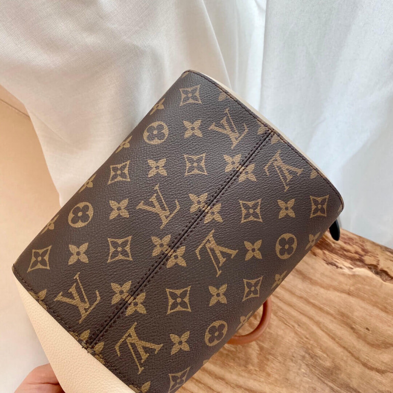 Replica Louis Vuitton Fold Tote Pm M45388 M45389 - Image 9