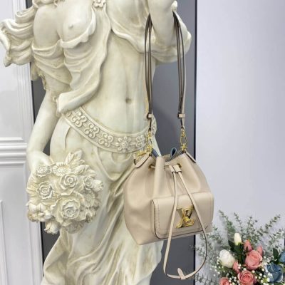Alternative view of Replica Louis Vuitton Lockme Bucket M57687 M57688 M57689