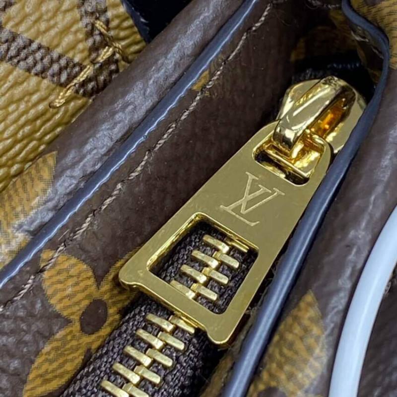 Replica Louis Vuitton Lv3 Pouch M45412 - Image 17