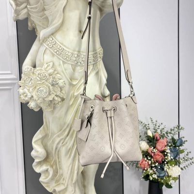 Alternative view of Replica Louis Vuitton Mahina Leather Muria M57526