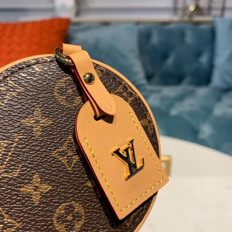 Replica Louis Vuitton Monogram Boite Chapeau Necklace M68570 M68577 - Image 6