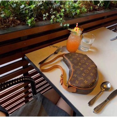 Alternative view of Replica Louis Vuitton Monogram Canvas Croissant Pm M51511