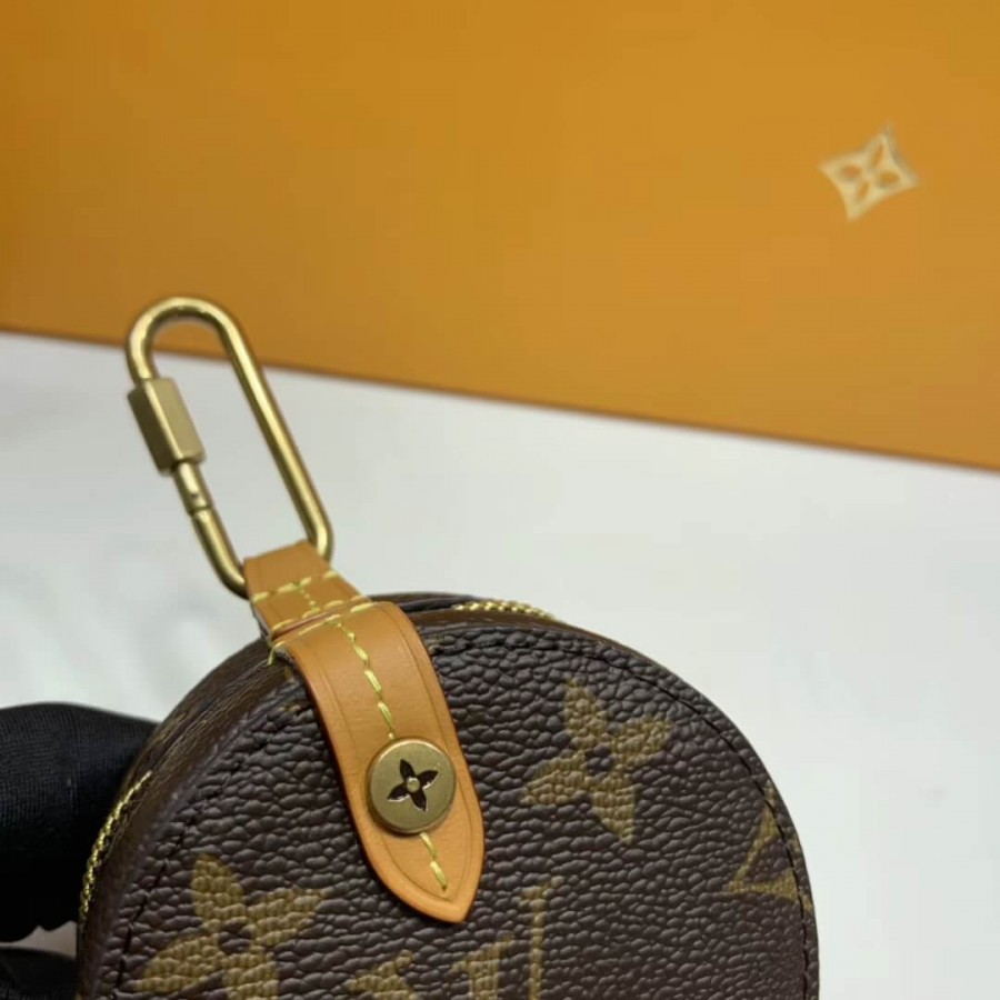 Replica Louis Vuitton Monogram Canvas Round Case M68524 - Image 3