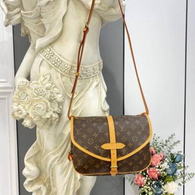 Alternative view of Replica Louis Vuitton Monogram Canvas Saumur Mm M42256