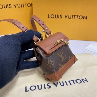Alternative view of Replica Louis Vuitton Monogram Mini Steamer Pouch M00340